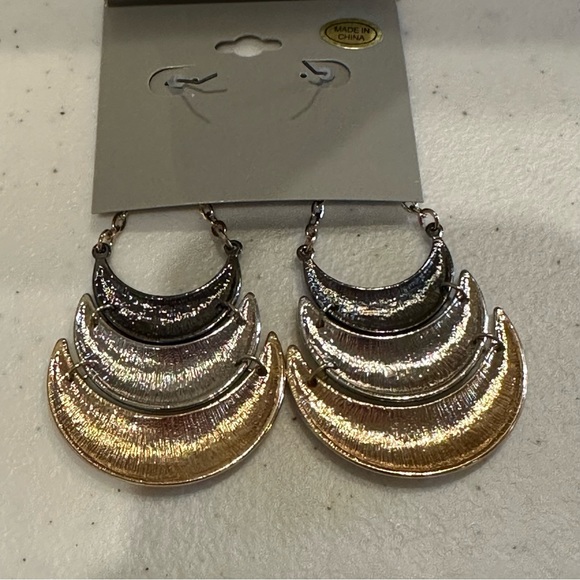 NWT Daisy Fuentes Earrings big tri-color triple crescent hammered dangles - Picture 6 of 6